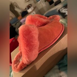 Ugg Scuffette II Slipper in Coral size 10